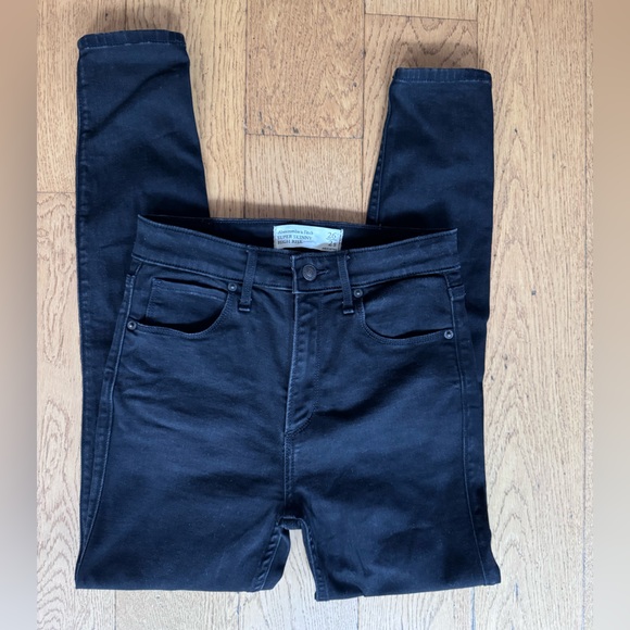 Abercrombie & Fitch Super Skinny High Rise Ankle Jeans SZ 2/26 Short Black - Picture 7 of 15